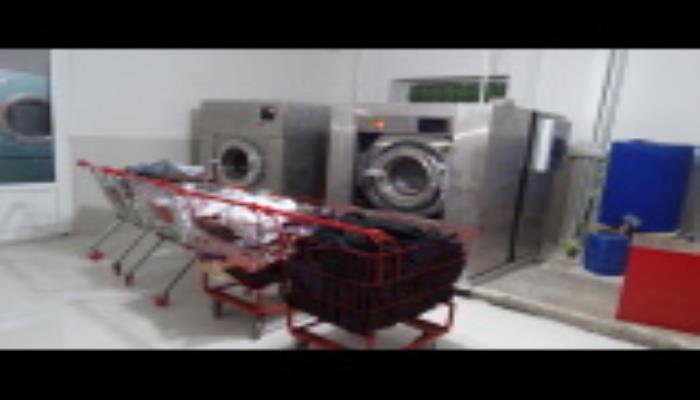 کارگاه مرکزی بروزترین ماشین الات آبشویی البسته